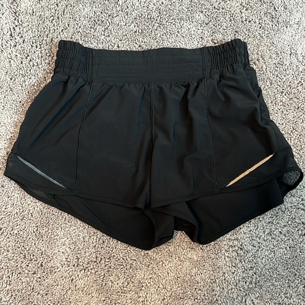 Lululemon Hotty Hot High Rise Shorts 2.5”